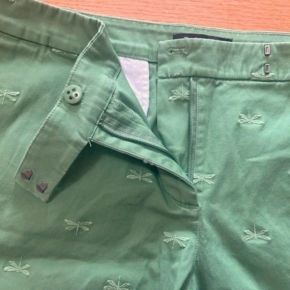 Talbots Petites Green Embroidered Bermuda Chino Shorts 4P - Picture 9 of 9